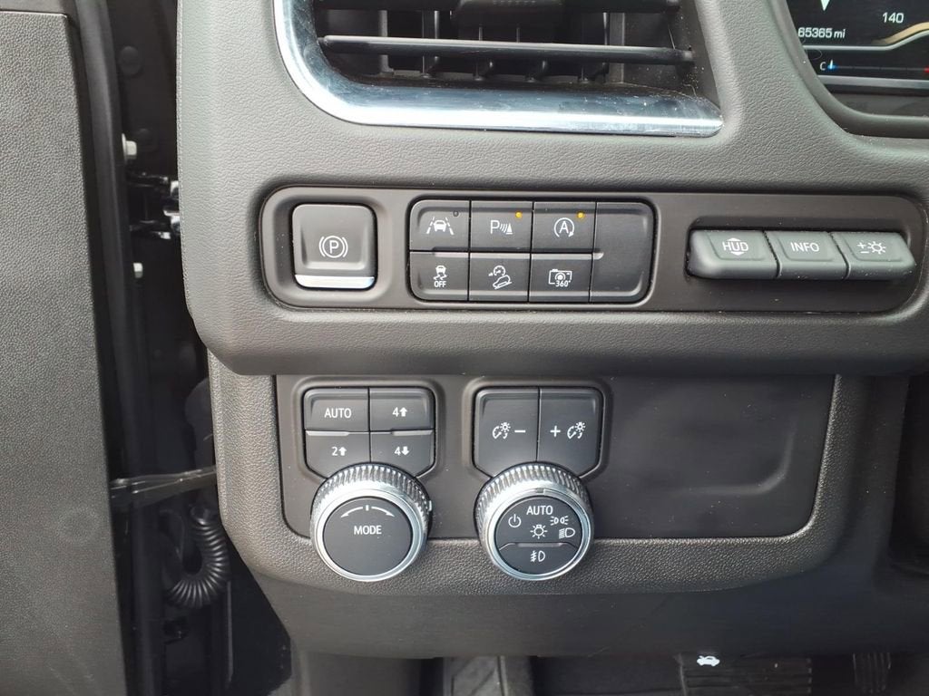 2023 GMC Yukon XL AT4