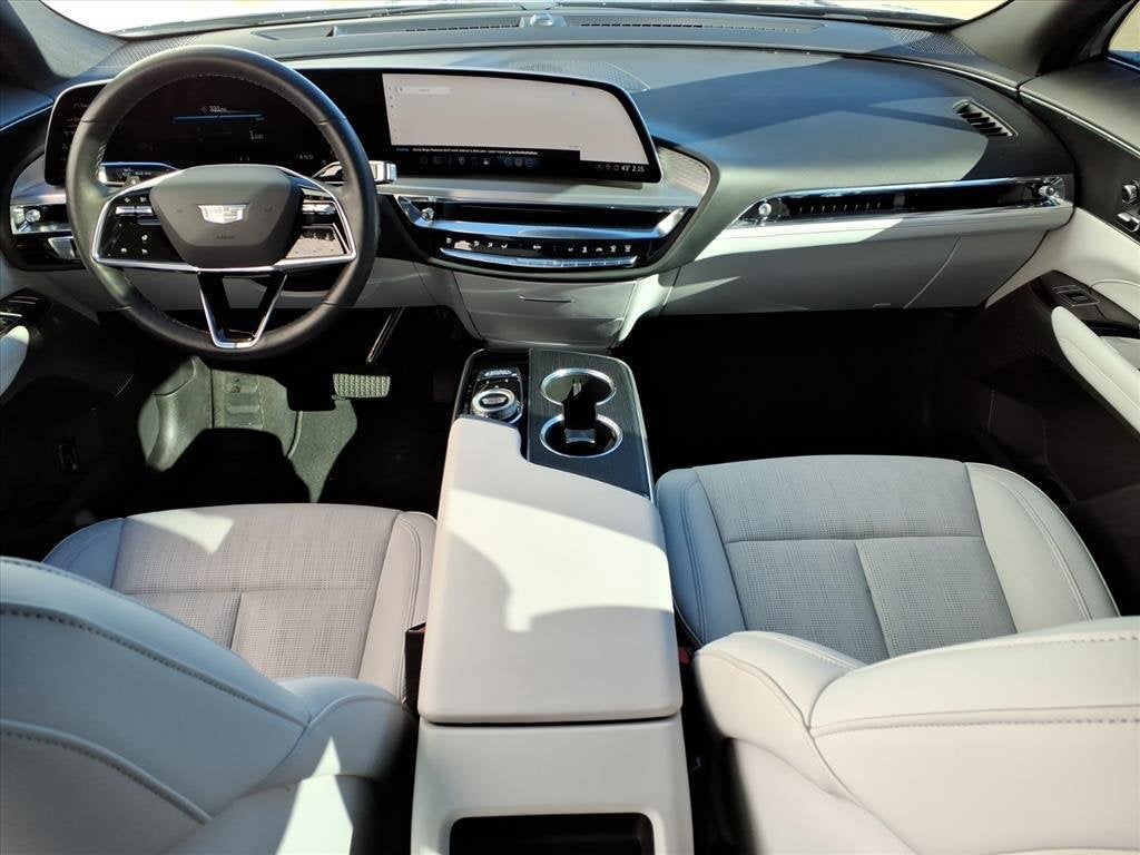 2024 Cadillac LYRIQ Luxury 1