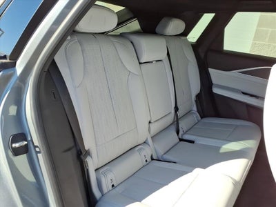 2024 Cadillac LYRIQ Luxury 1