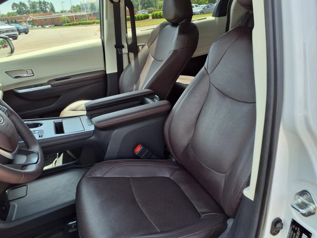 2022 Toyota Sienna Platinum