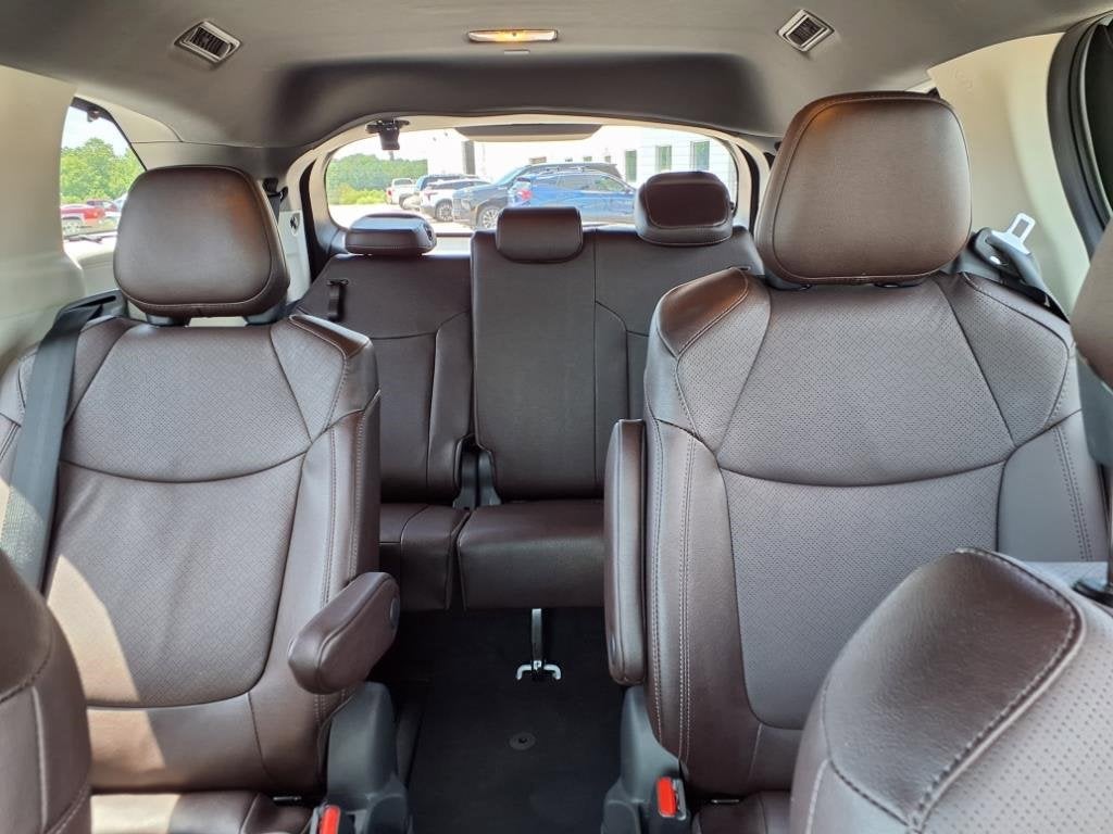 2022 Toyota Sienna Platinum