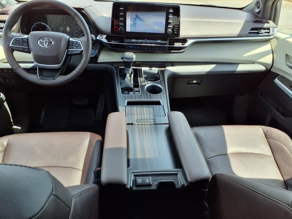 2022 Toyota Sienna Platinum