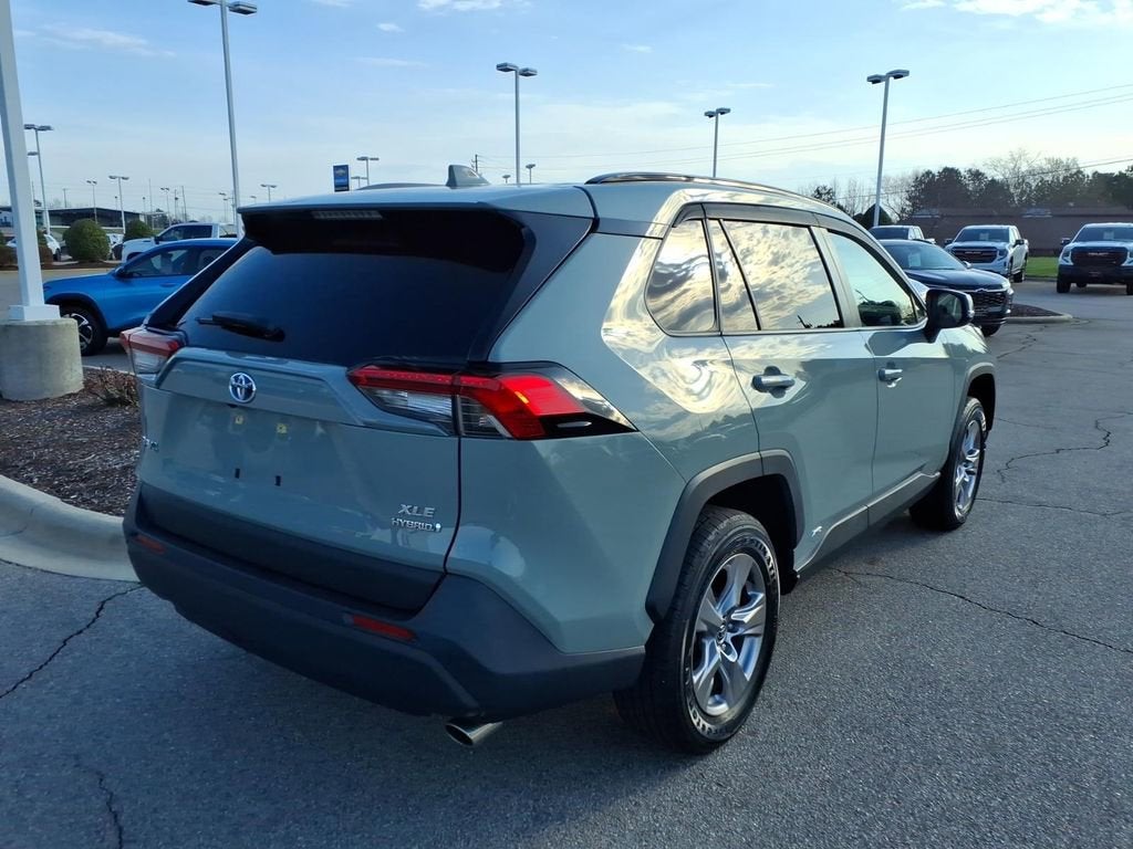 2022 Toyota RAV4 Hybrid XLE